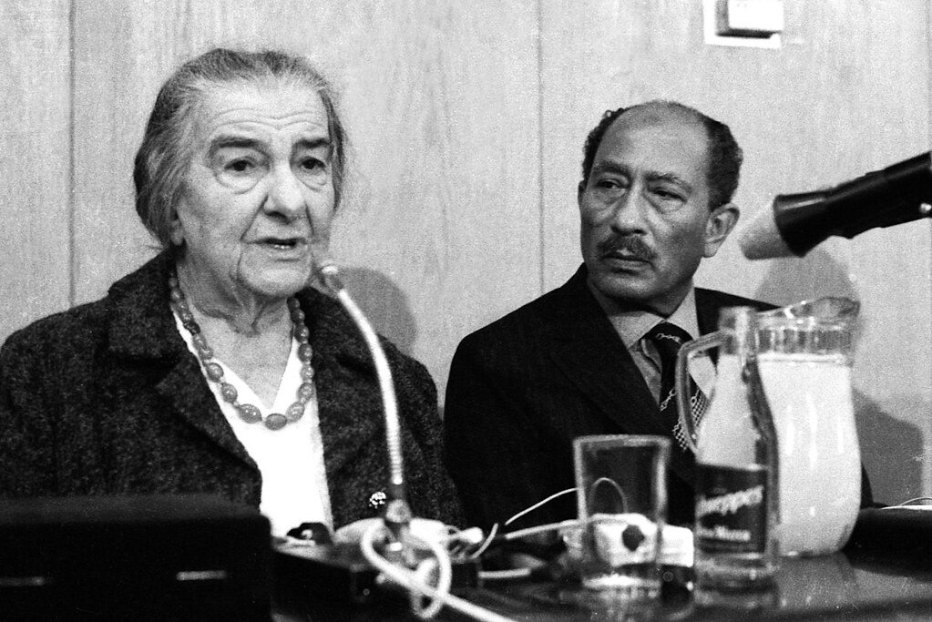 Golda Meir meeting with Sadat photo